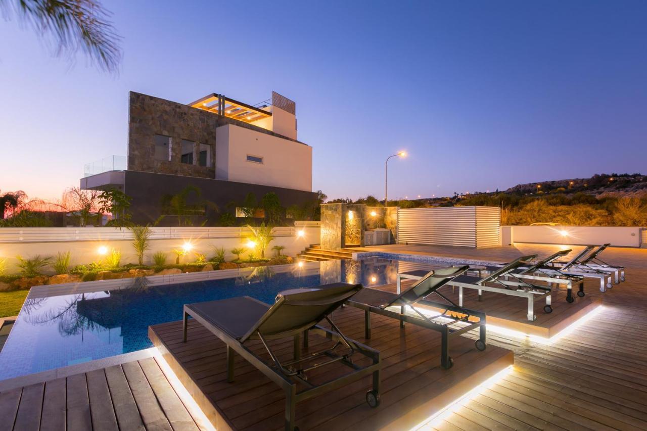 Sea Pearl Beachfront Villas - Breeze ไอยานาปา ภายนอก รูปภาพ